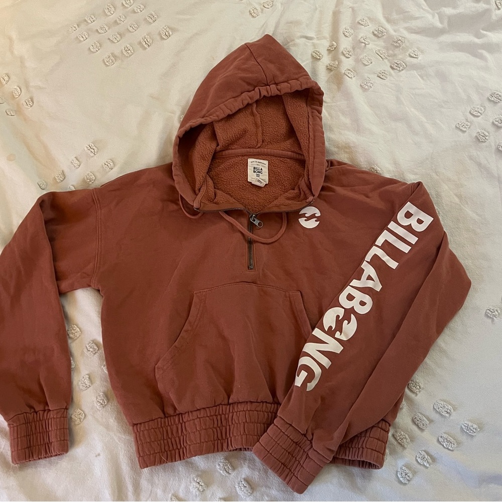 Cropped billabong hoodie!